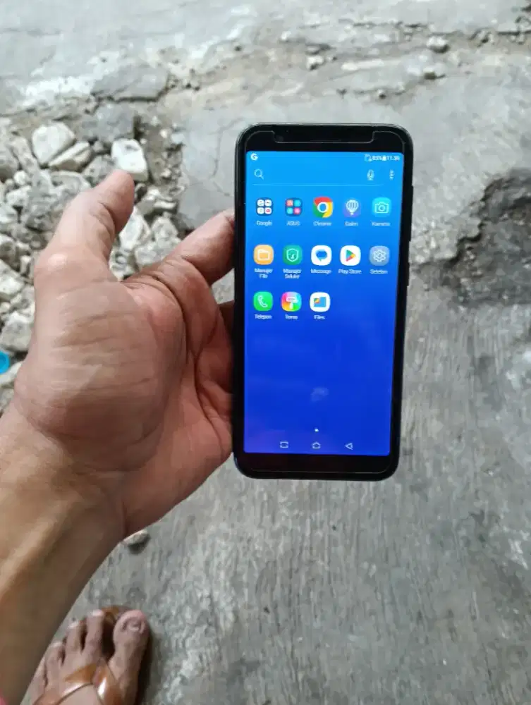 Jual HP Asus Zenfone Live L1
Spesifikasi:
- Jaringan: 4G LTE
ram 2/16