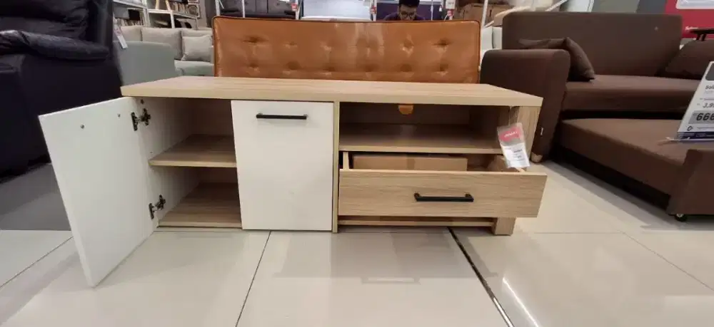 Zoom TV Stand White Oak