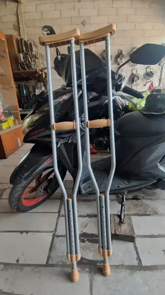 TONGKAT KRUK KETIAK WALKER