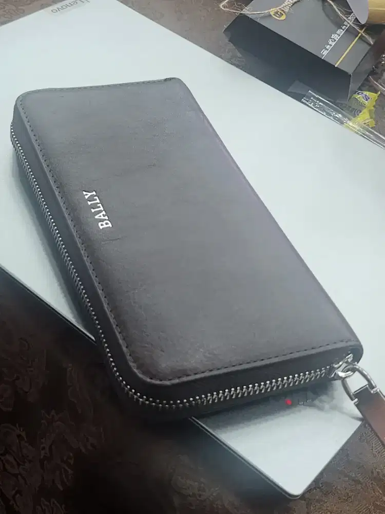 Preloved dompet ba**y authentic zipper sdh embos ba**y