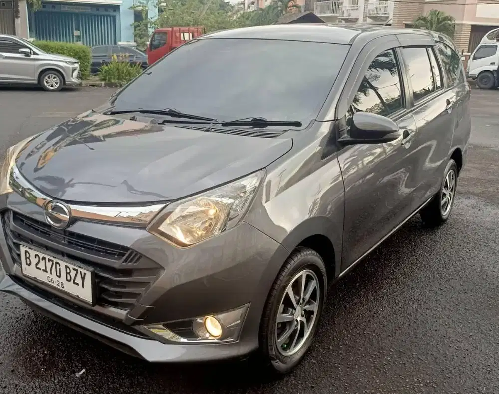 Dp 7 juta Daihatsu Sigra R Matic Deluxe 2018 pribadi