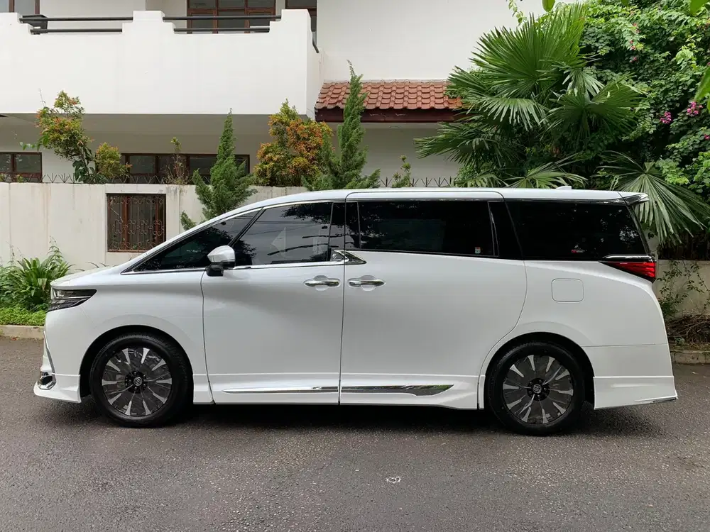 Toyota Alphard 2024 Bensin
