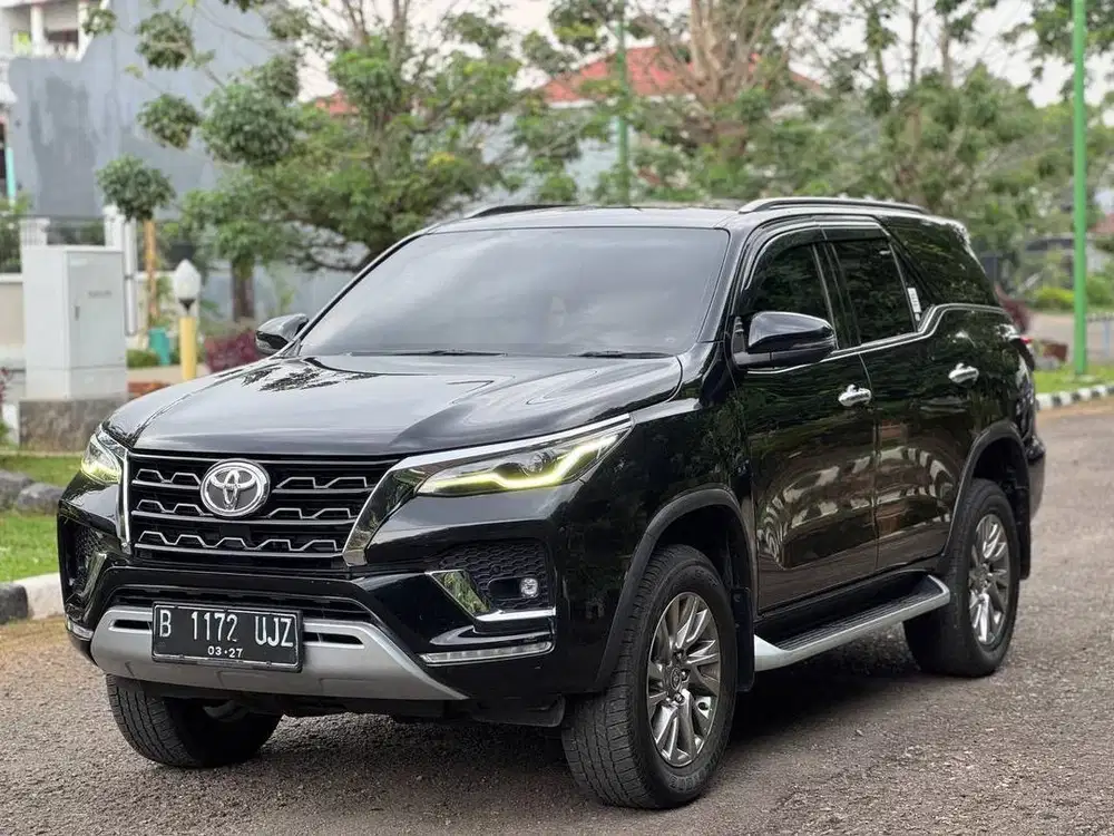 VRZ 2.8 DIESEL AT 2022 HITAM FAVORIT