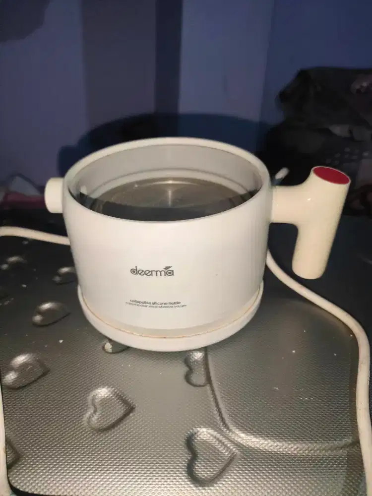 Cerek pemanas air listrik merek deerma