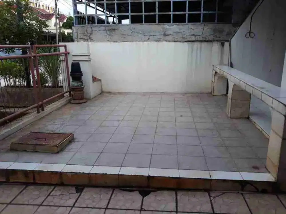 DIJUAL RUMAH RAPI DI SEKTOR 7A