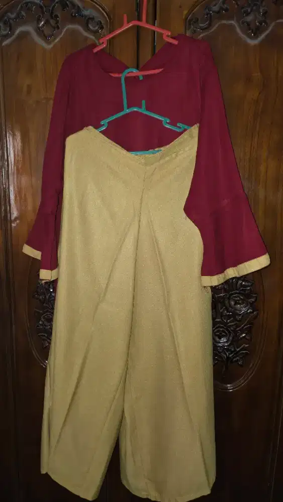 One set maroon yellow