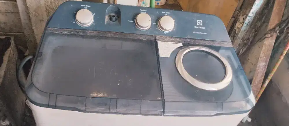Mesin cuci merk electrolux