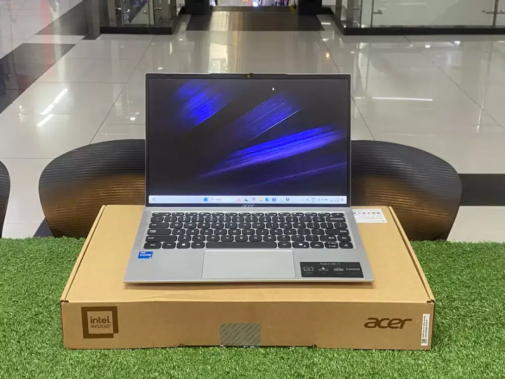 acer aspire lite 14 
- core i5 - 1334u
- ram 8 gb
- ssd  512 gb
