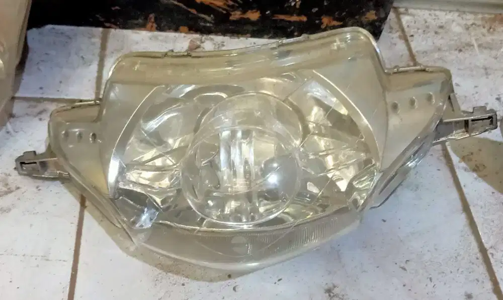 Reflektor lampu depan honda Supra x 125 cc