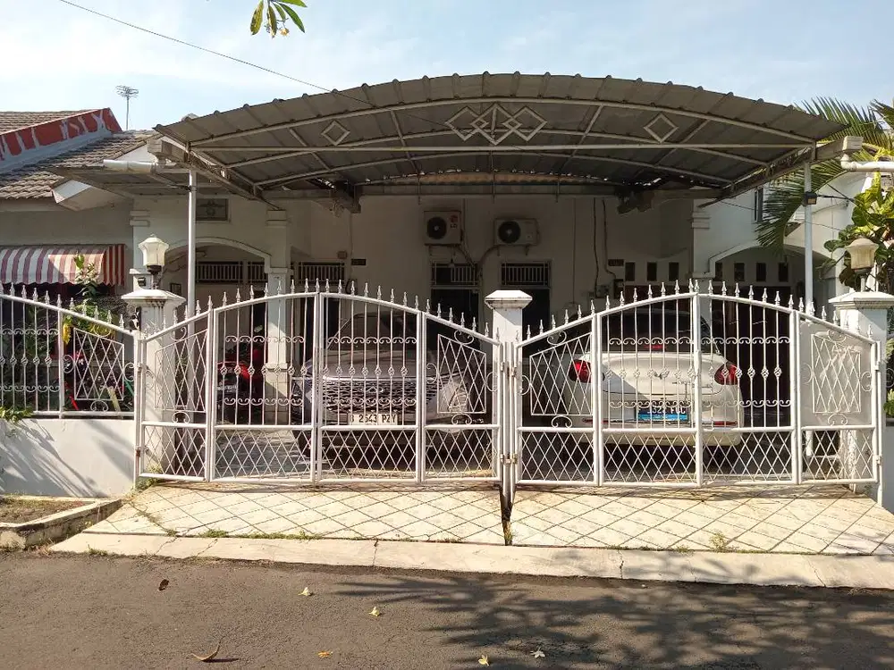 Rumah Luas dengan kelengkapan komplit