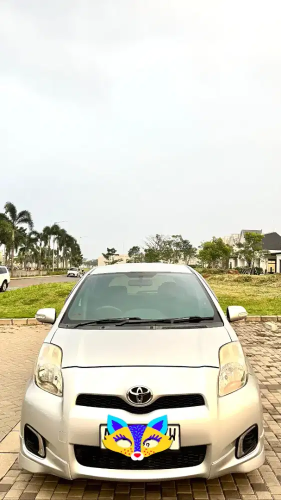 TOYOTA YARIS (2013)