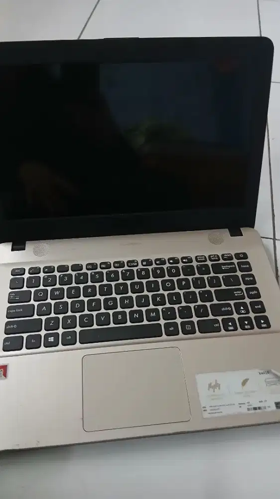 Laptop asus X441B