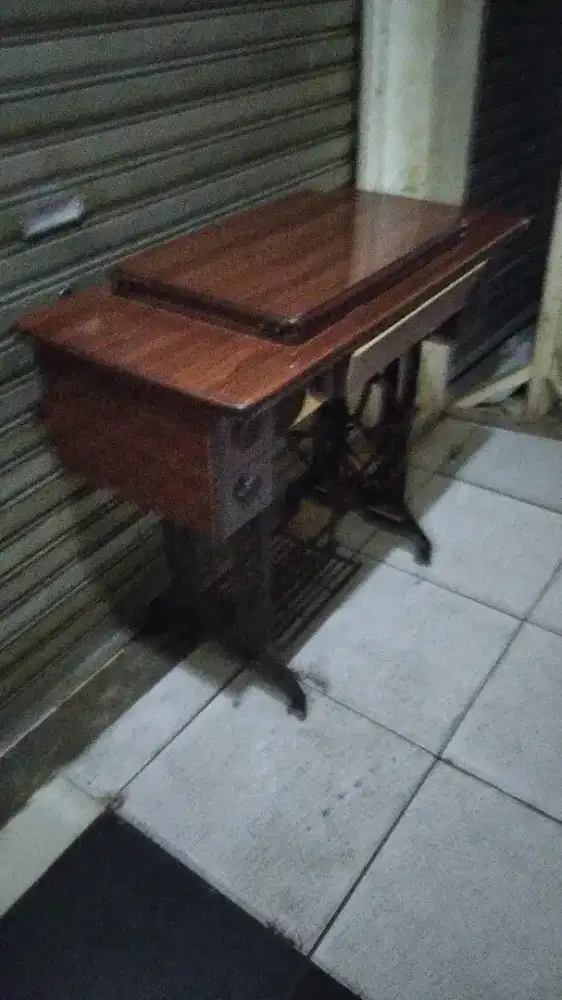 Mesin jahit singer istimewa