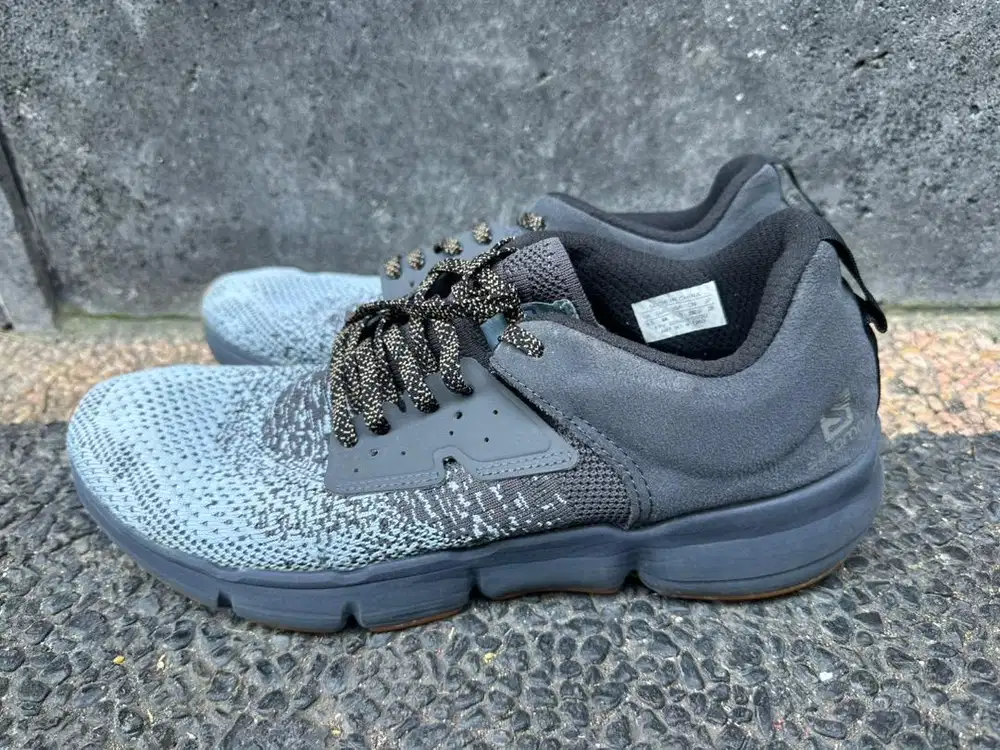 Sepatu Salomon Shoes Predict Soc size 44 Ori