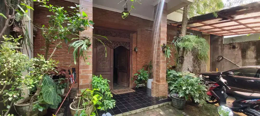 DI JUAL RUMAH ANTIK KEBYOK