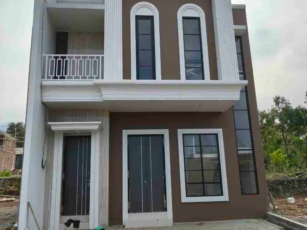 RUMAH VILLA MEWAH + POOL KOTA BATU