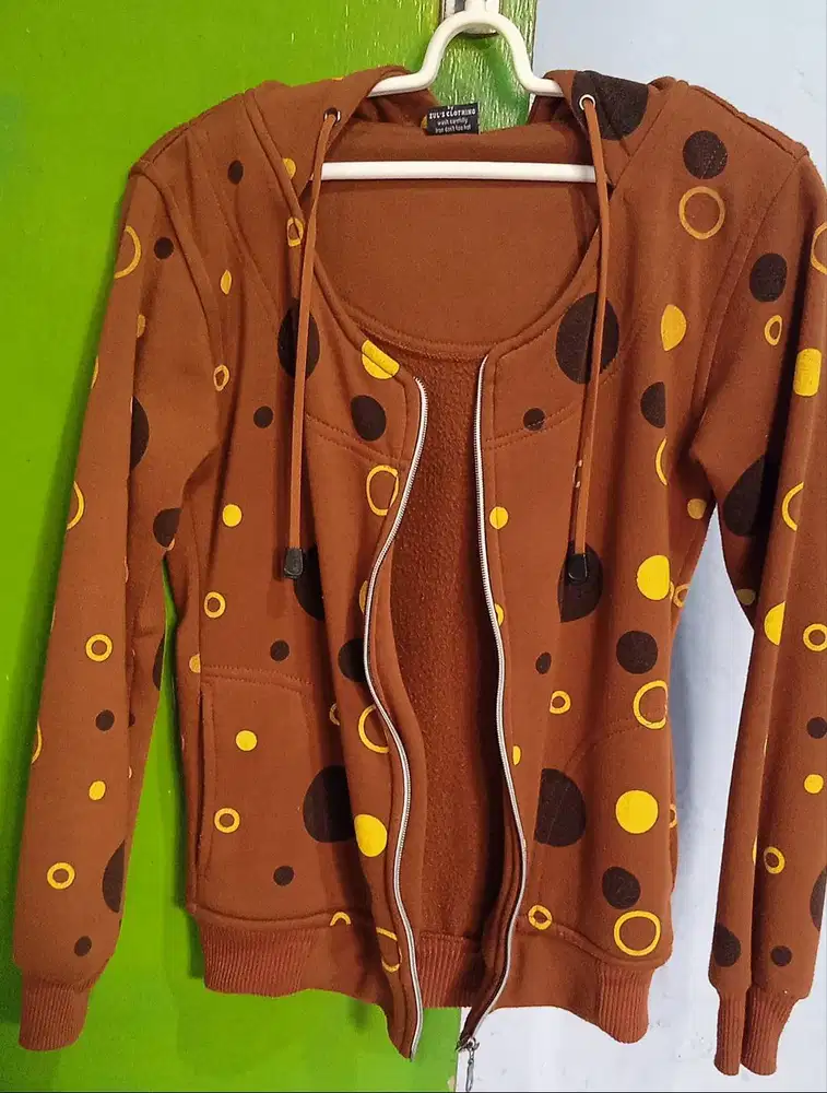 Jaket hoodie wanita
