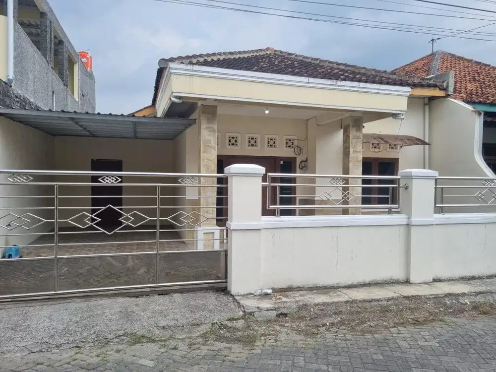 Dikontrakan Rumah  di Jetis permai