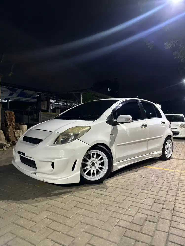 Toyota Yaris 2010 Bensin