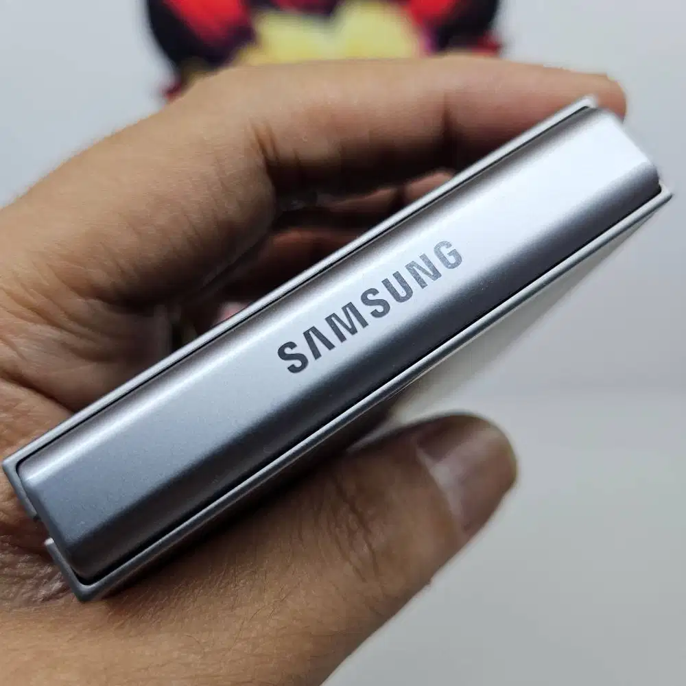 SUPER MULUS 99% Samsung Z Flip 6 Silver 256 SEIN Fullset