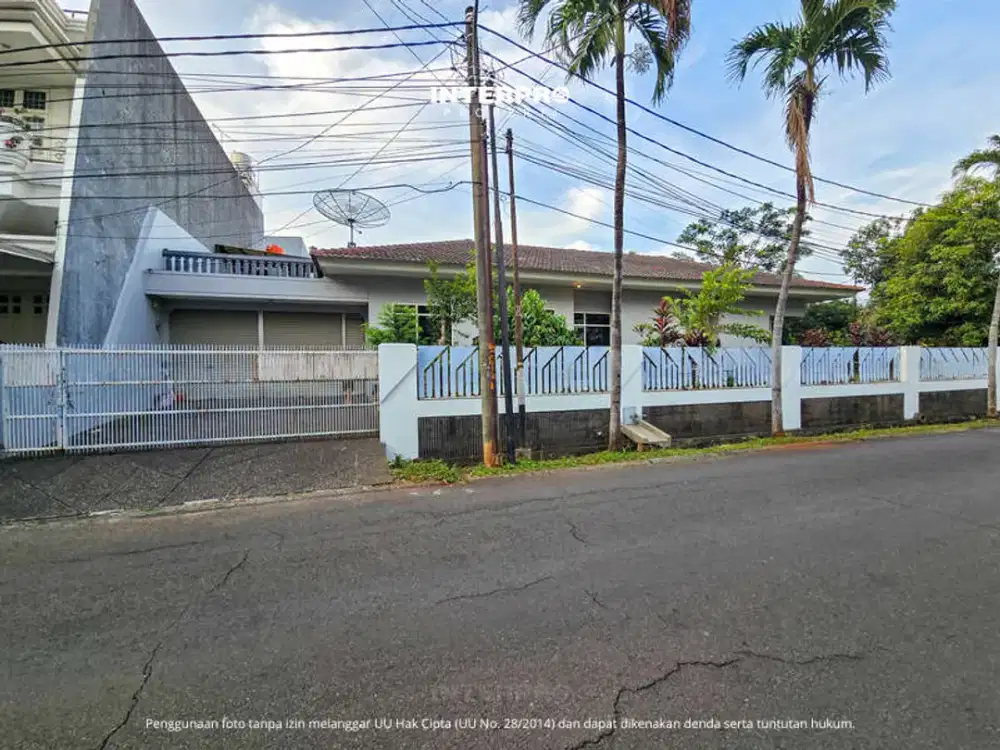 Rumah Hook Super Adem Dijual Puri Indah Dalam Cluster Ada Taman - LT 350m2