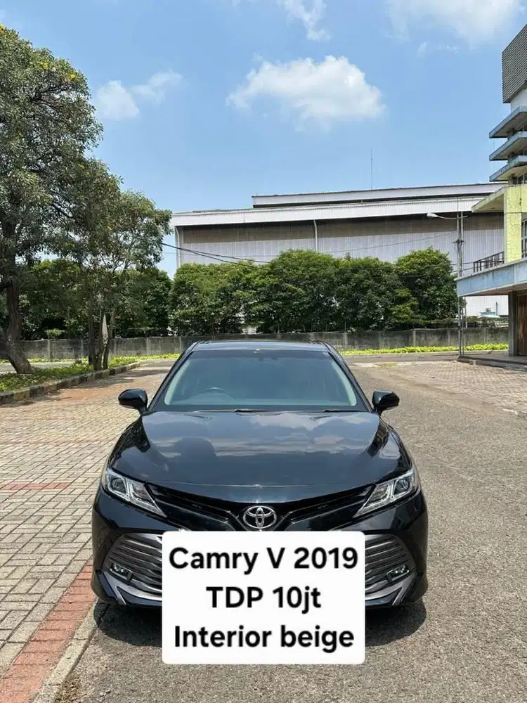 Toyota Camry V 2019 tdp 10jt 2020 / record  2021 hitam interior beige