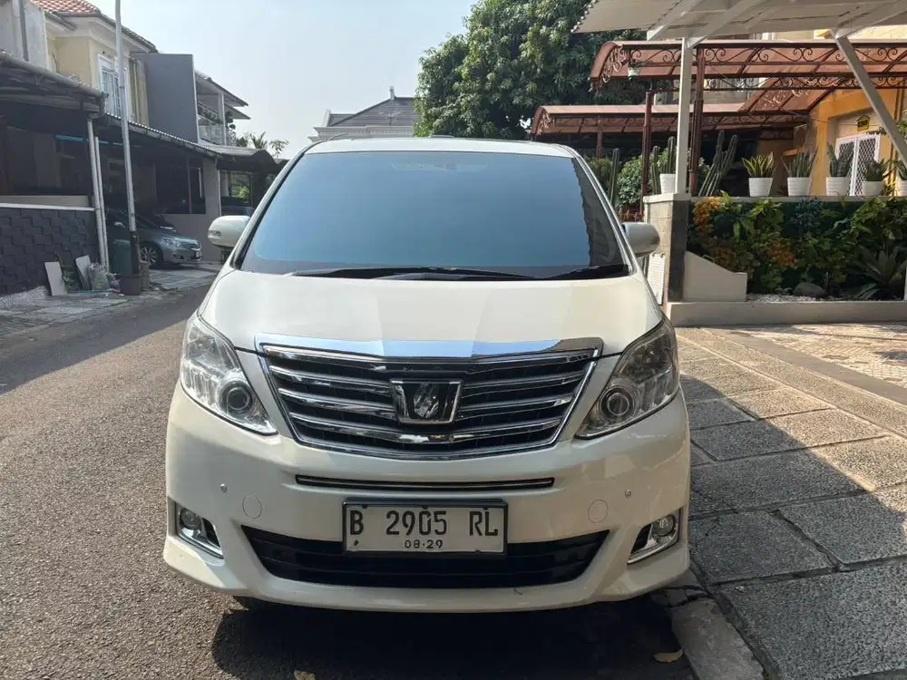 Toyota Alphard 3.5 AT Tahun 2014
