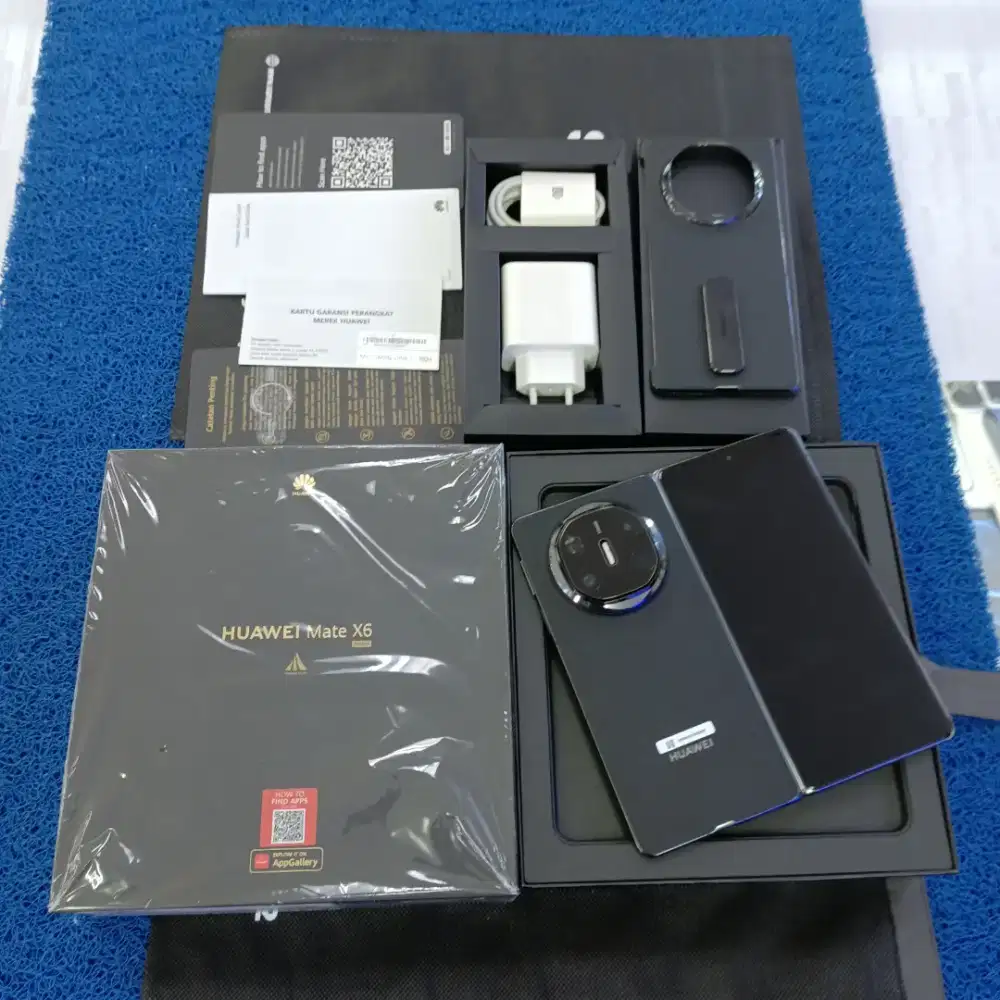 Huawei Mate X6 12-512gb Muluss like new grs resmi huawei msh garansi