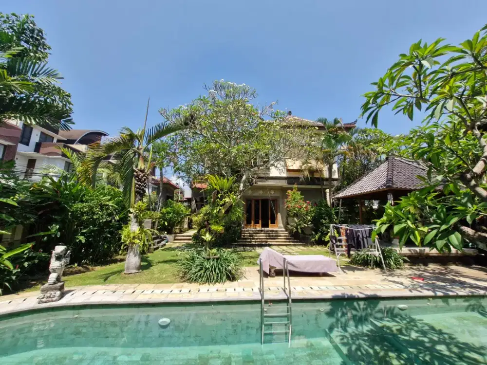 VILLA SEMINYAK JUAL CEPAT SHM FULLY FURNISHED