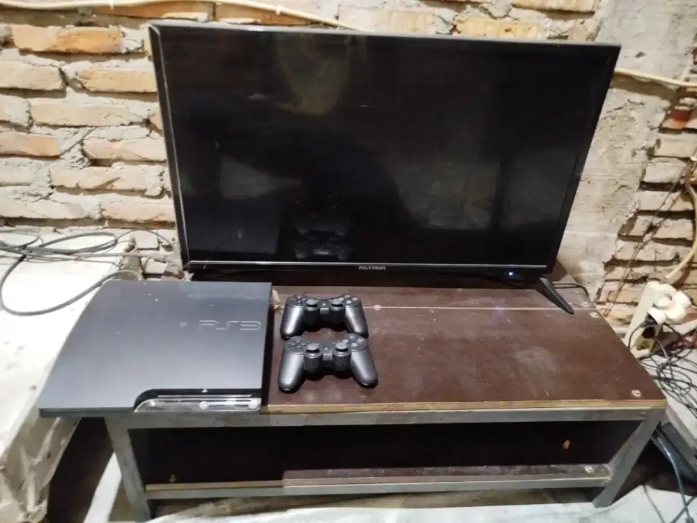 4 Unit TV + 4 Unit PlayStation3 slim + 2 Unit Stik ps3