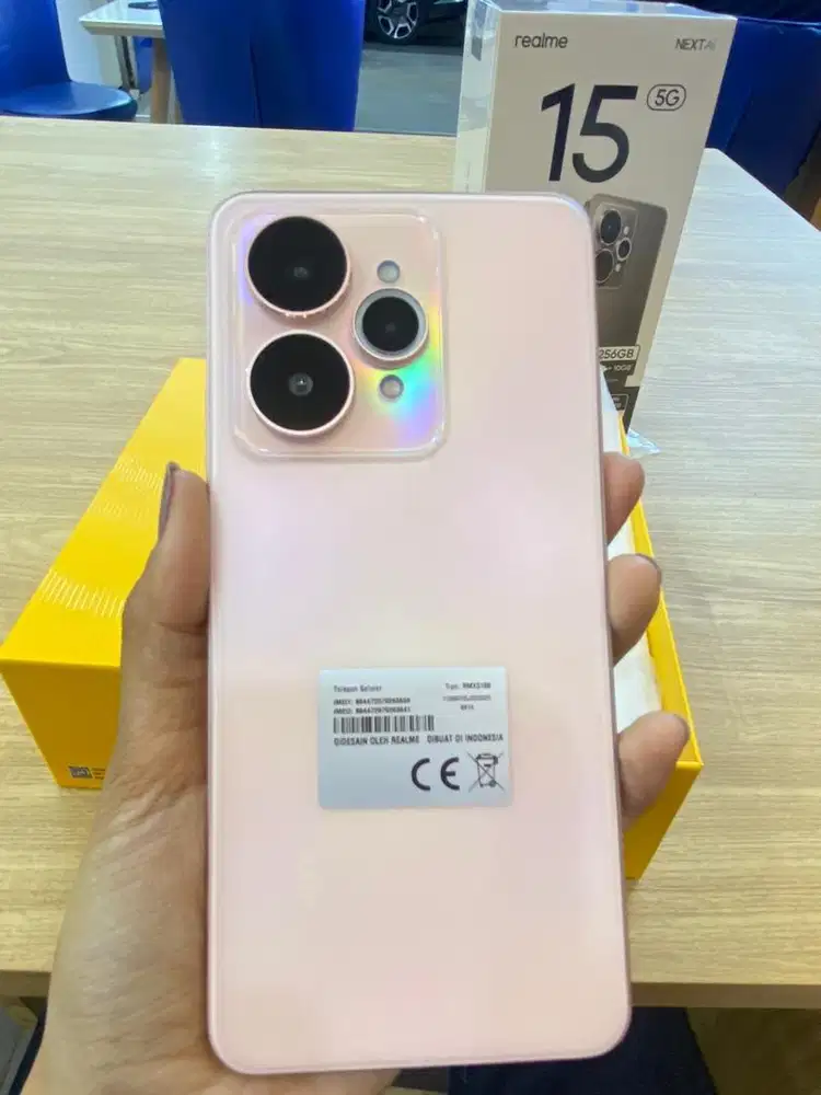 REALME 15 5G 8/256 GB garansi resmi 1 tahun