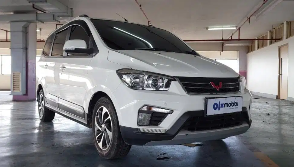 *DP Rendah  5JT Wuling Confero S 1.5 L Lux Plus Bensin-MT 2017 Silver*