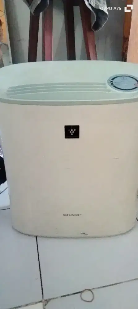 Air purifier penyedot udara lembab dan membunuh bakteri ruangan