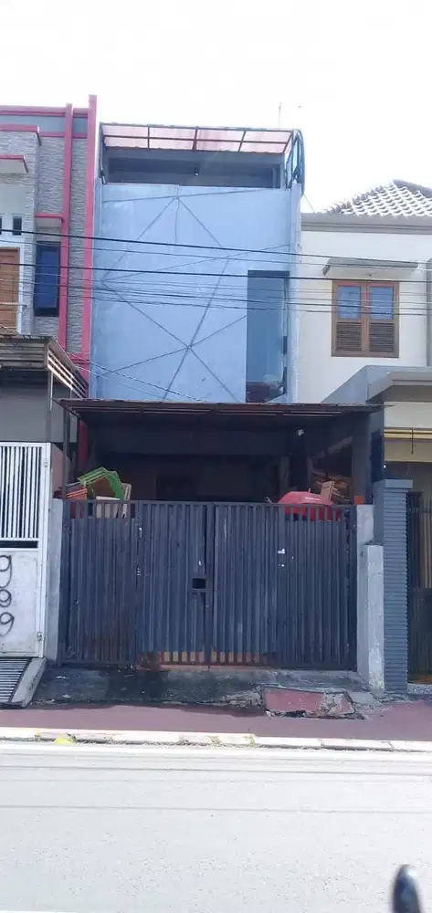 Ruko Pinggir Jalan di Cempaka Putih Jakarta