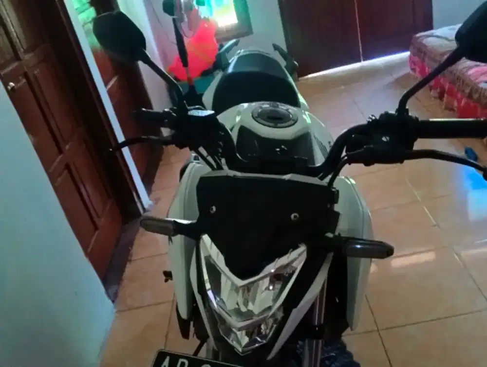 Di jual CB150 th 2015 stret fire