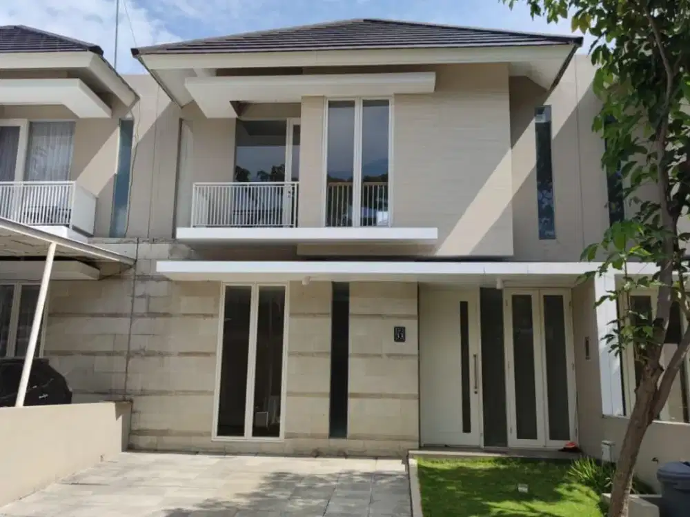 Termurah Rumah 2 Lantai Siap Huni di The Greenlake Citraland, Surabaya