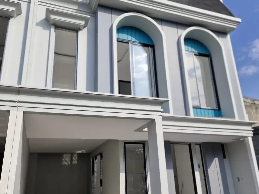 RUMAH CLUSTER MEWAH CLASSIC EROPA DI JAKARTA TIMUR 1 Man STRATEGIS
