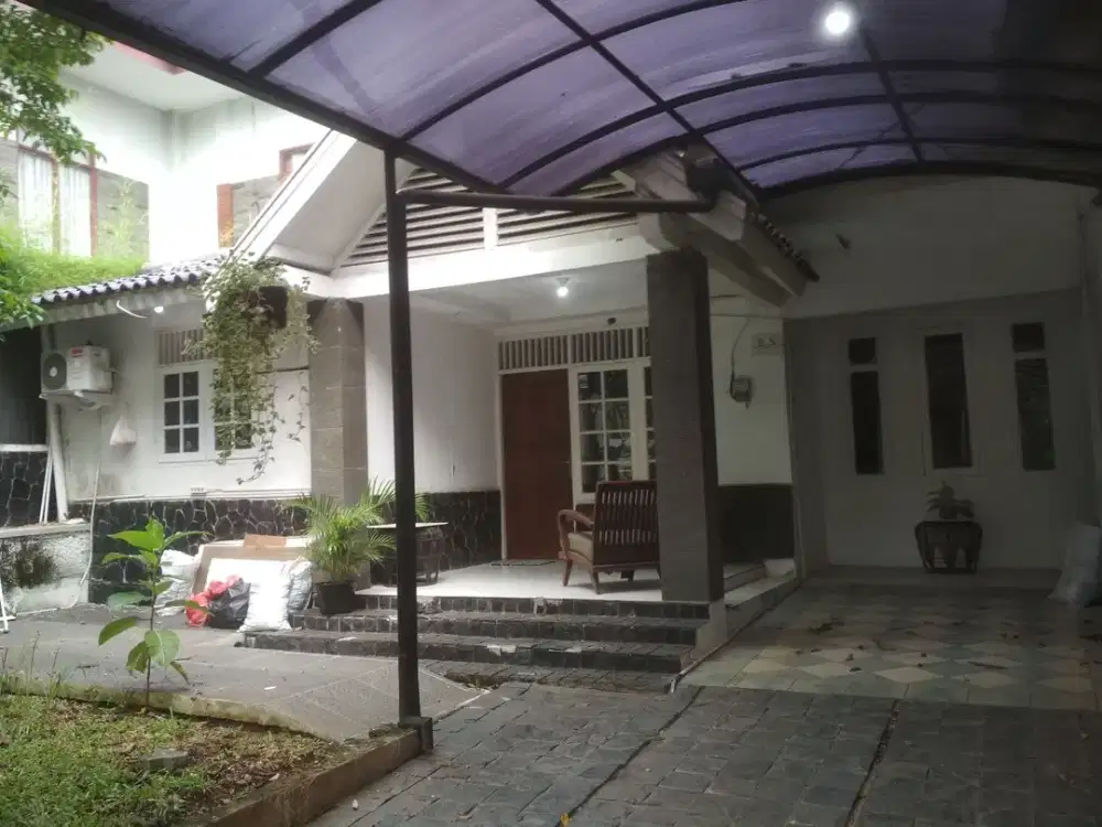 Rumah Komplek Kemang selatan , Cipete bisa Kantor 170 jt/thn