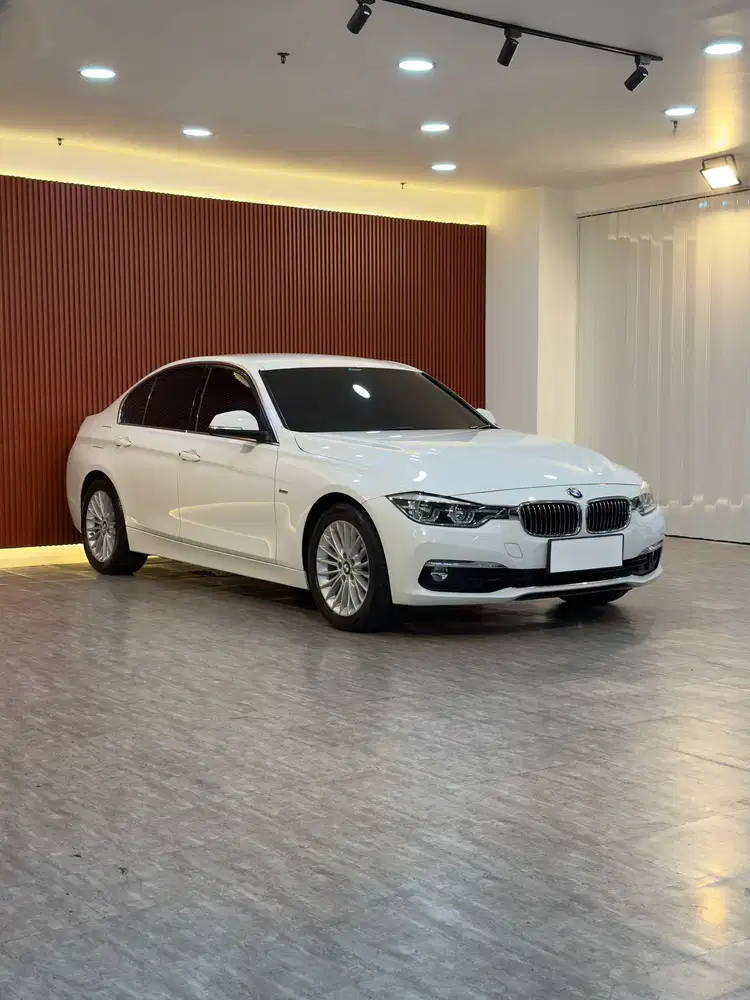 BMW 320i Luxury F30 LCi 2018 ofo 26 Ribuan