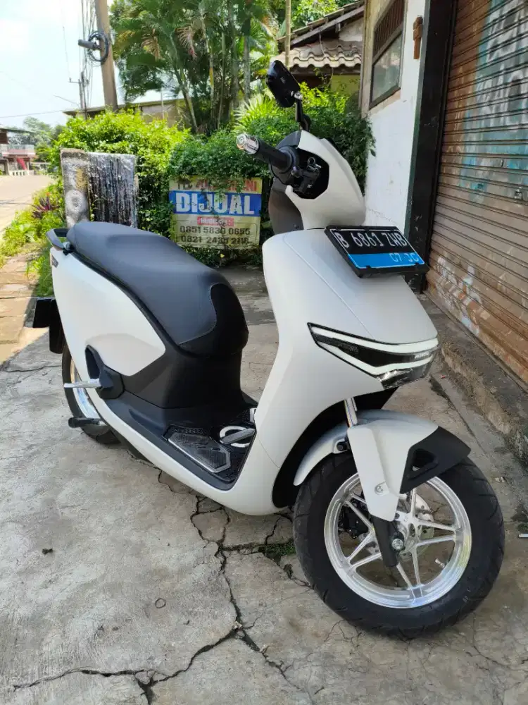Motor Listrik Honda Molis Cuv-e 2025 Plat B Putih Cuv e Modif Like New