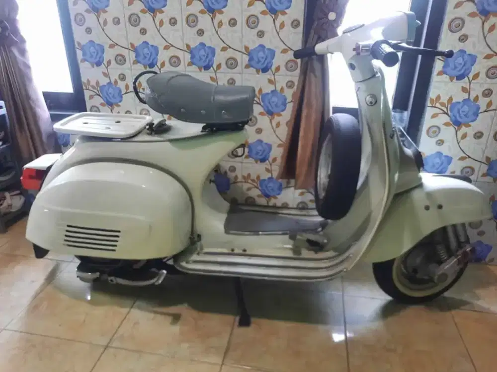 Jual Motor Vespa Super 1979
