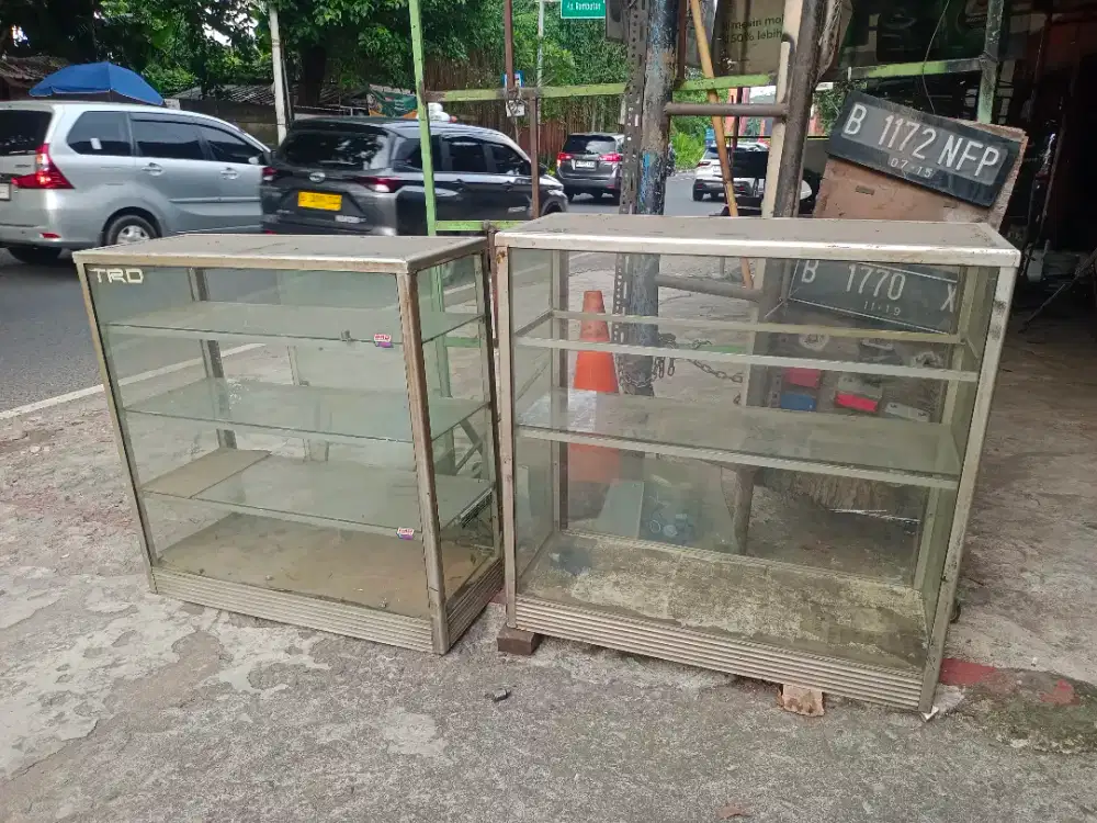 Jual etalase bekas