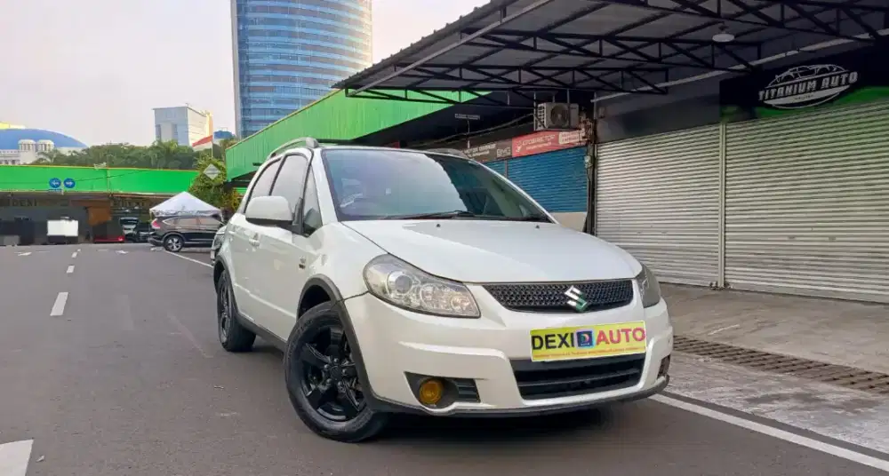 (KM90000) SUZUKI SX4 X-OVER 1.5 AT 2011 NIK 2010 ISTIMEWA KM RENDAH