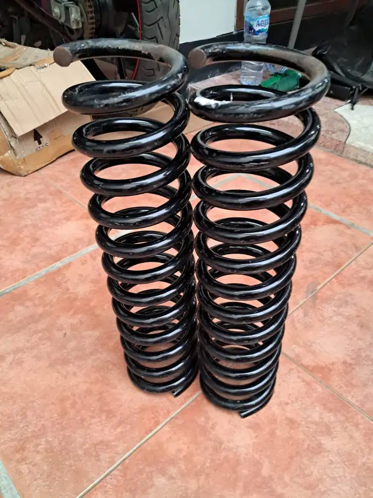 Per Mercy Tiger W123 Depan bekas terawat