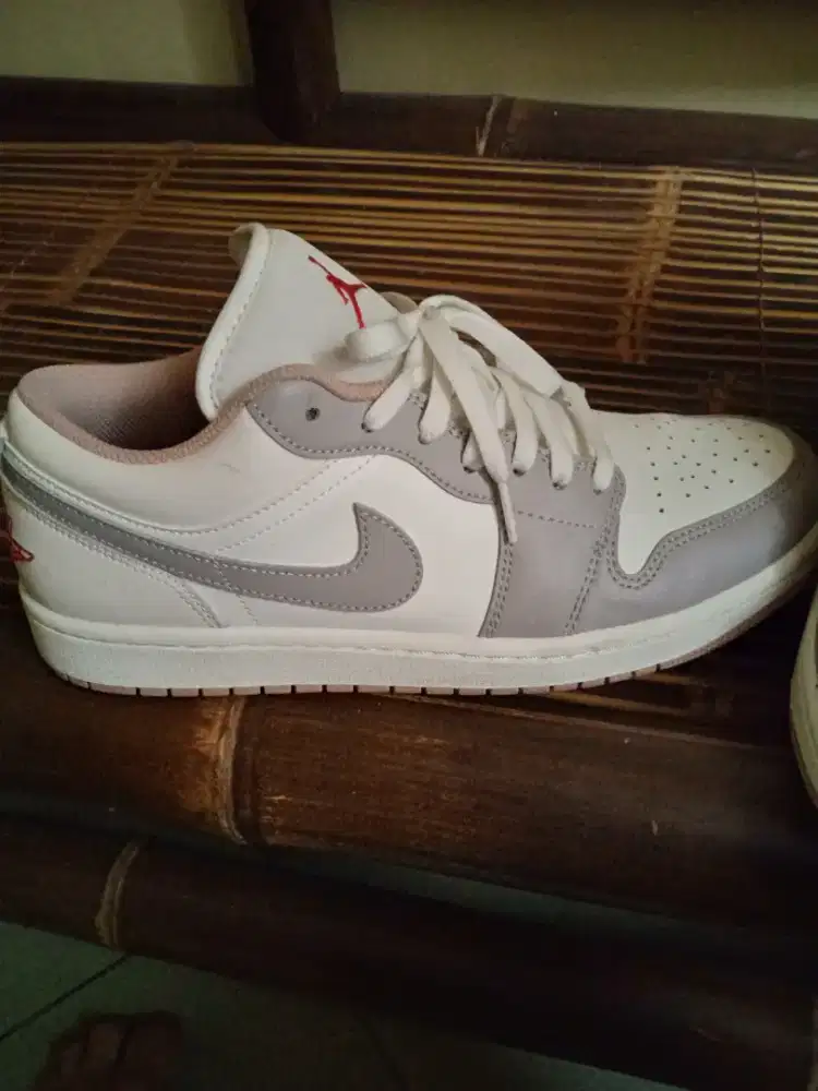 Sepatu Nike Air Jordan Cream Putih