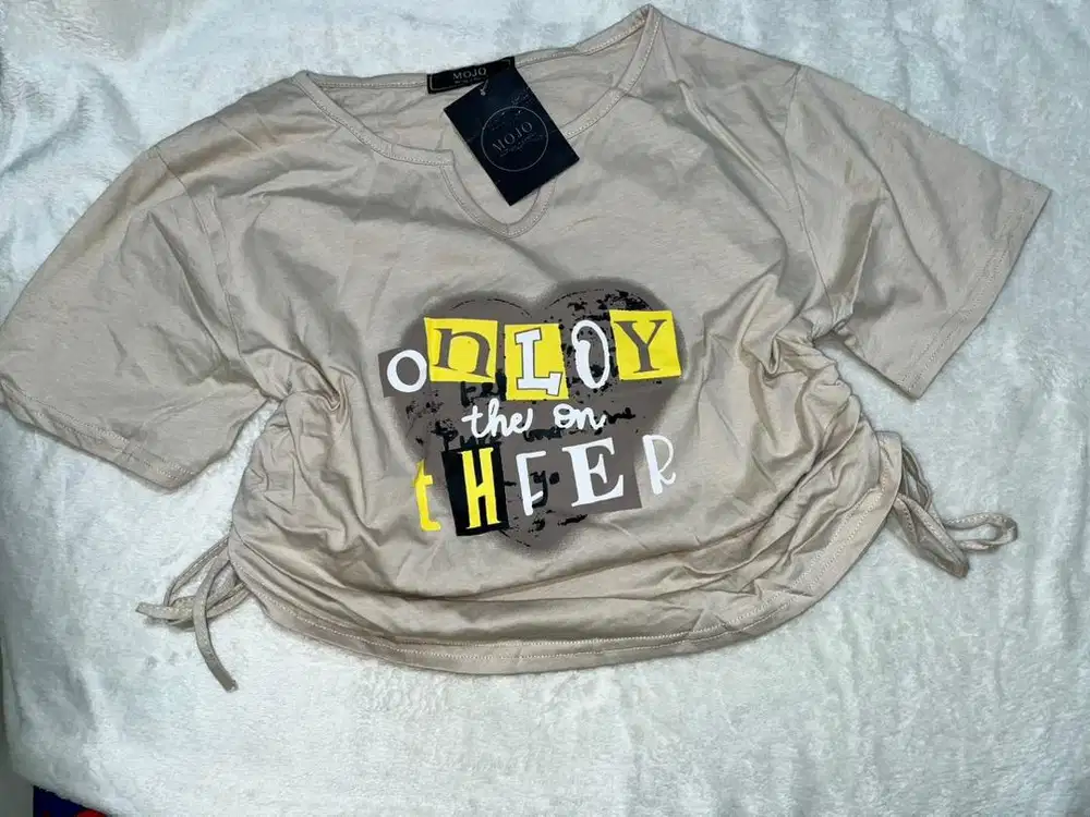 Crop top serut cream