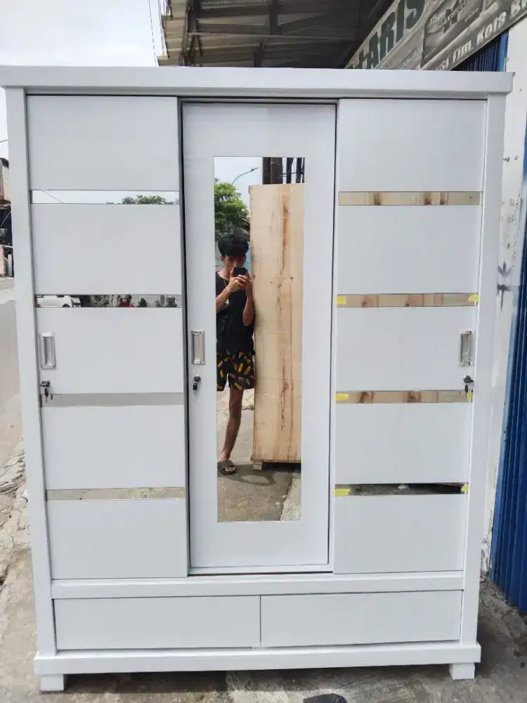 Lemari Sliding 3 pintu anti rayap