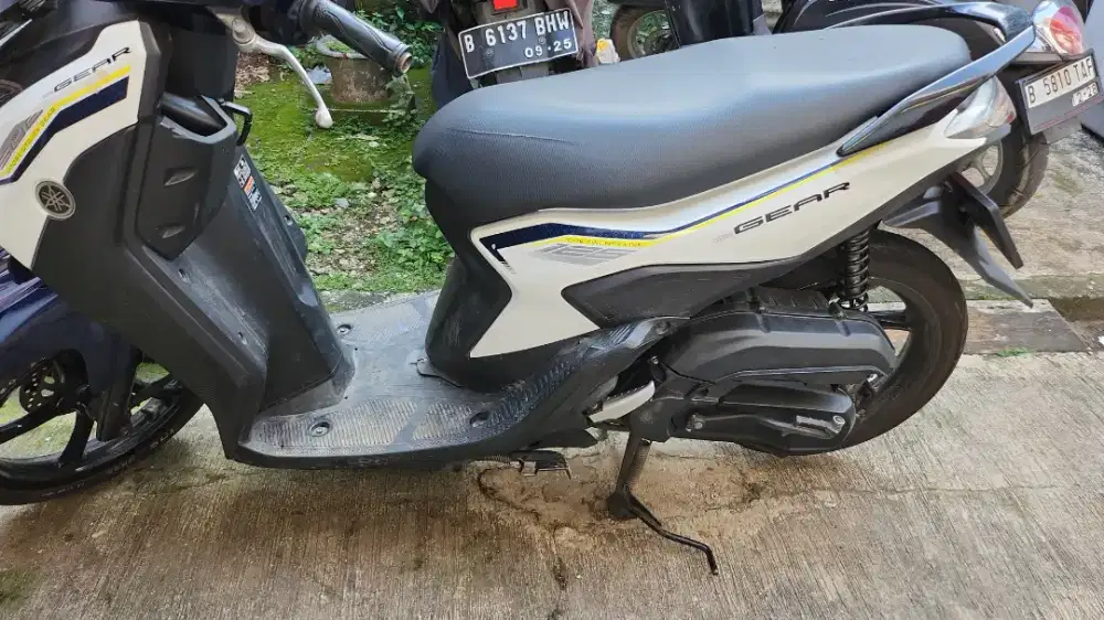 Yamaha white gear 125