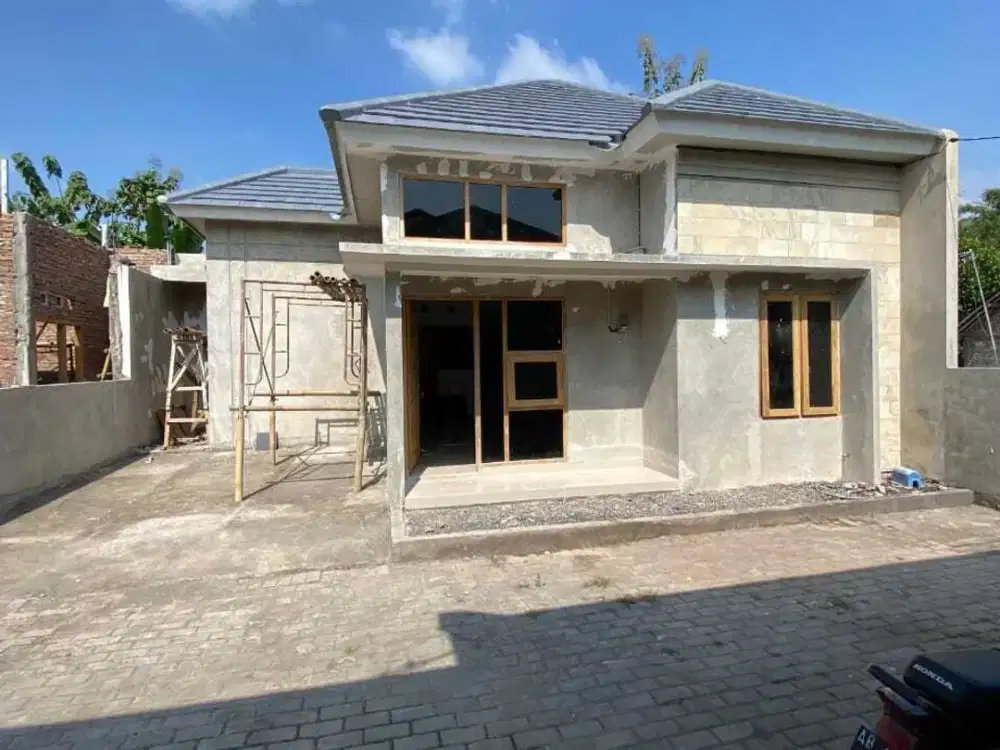RUMAH CANTIK MODERN KEKINIAN DALAM MINI CLUSTER DI MRISI TIRTONIRMOLO