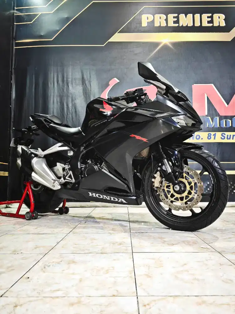 CBR250RR Black freedom km.4rb glowing 2019 gas. Anugerah Motor Rungkut